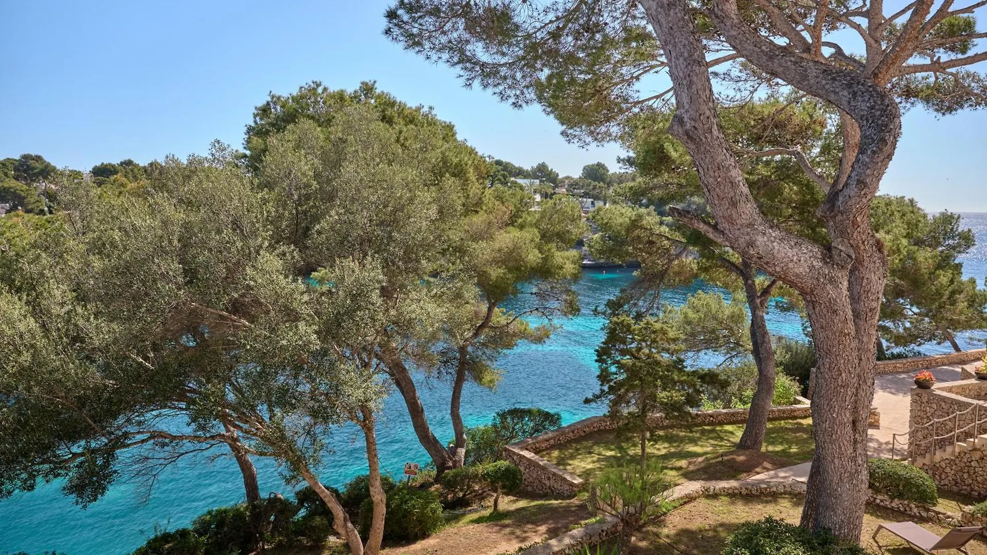 Waterfront Apartment 'Maria'. Pool. Wifi Santanyi