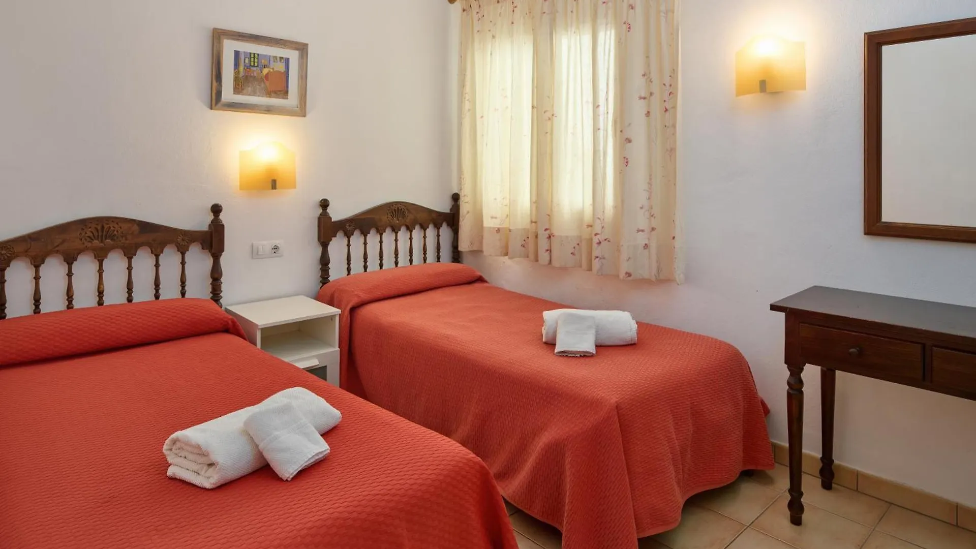 Waterfront Apartment 'Maria'. Pool. Wifi Santanyi