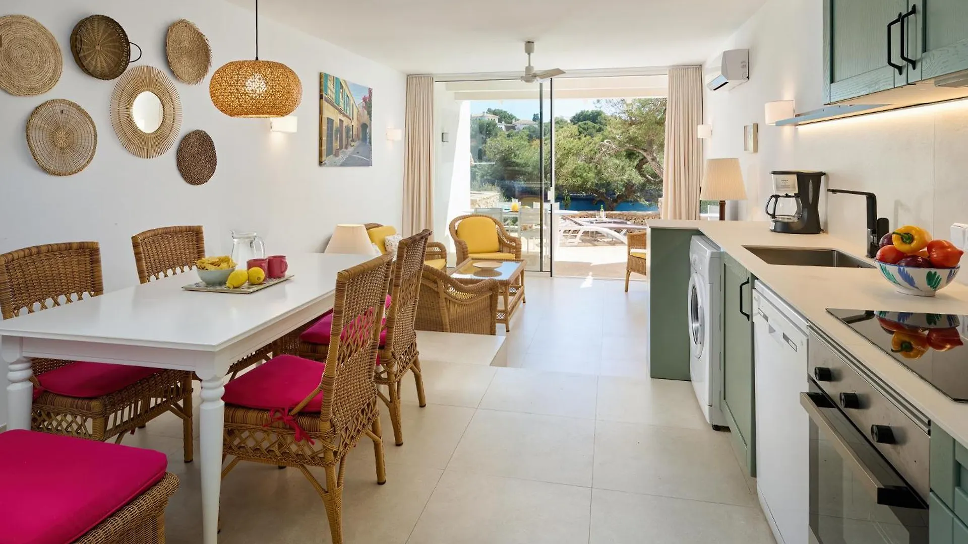 Waterfront Apartment 'Maria'. Pool. Wifi Santanyi