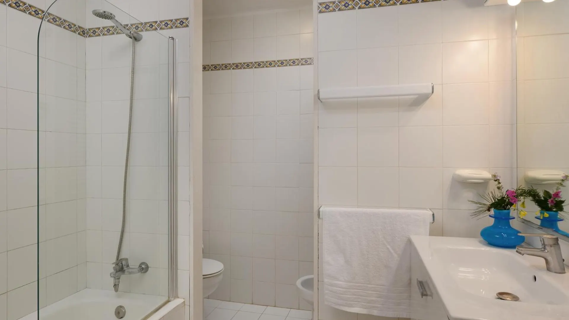 Waterfront Apartment 'Maria'. Pool. Wifi Santanyi